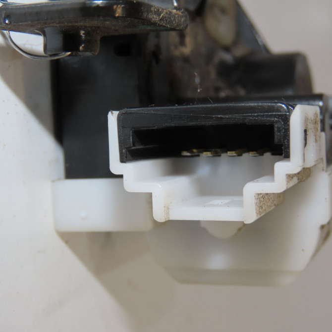 Serrure hayon occasion RENAULT MODUS Phase 2 01-2008->12-2012 1.5 DCI 75ch 8200948107 3