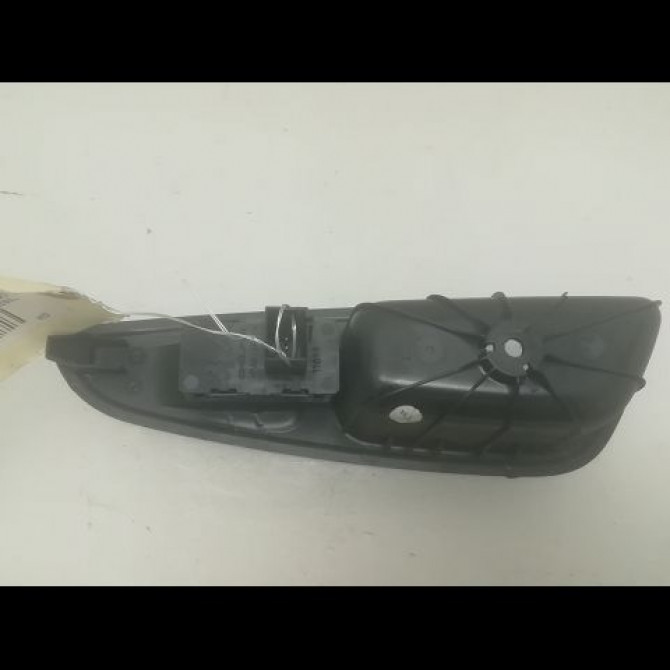 Commande leve-glace porte arrière gauche occasion PEUGEOT 308 I Phase 1 09-2007->03-2011 1.6 HDI 16v 110ch 649031 2