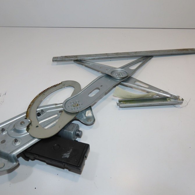 Mecanisme+moteur leve-glace avg occasion RENAULT SCENIC III Phase 1 04-2009->11-2011 1.5 DCI 105ch 807212569R 2