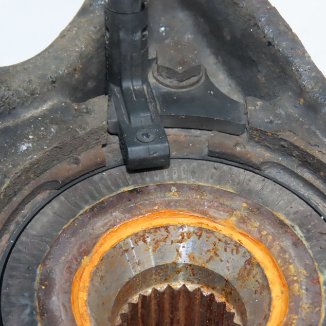 Moyeu avd occasion PEUGEOT 5008 I Phase 1 11-2009->12-2013 330785 3