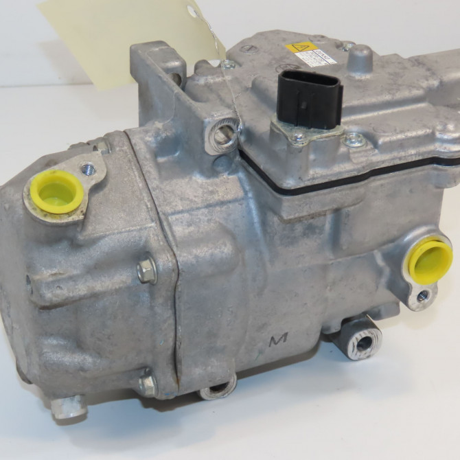 Compresseur air conditionne occasion TOYOTA YARIS III Phase 2 06-2014->... 1.5 100ch 8837052012 1