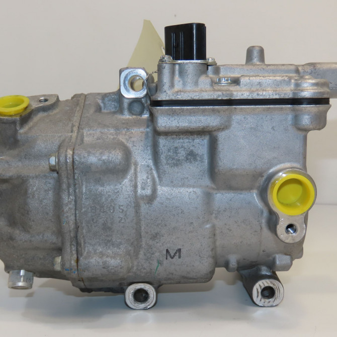 Compresseur air conditionne occasion TOYOTA YARIS III Phase 2 06-2014->... 1.5 100ch 8837052012 2