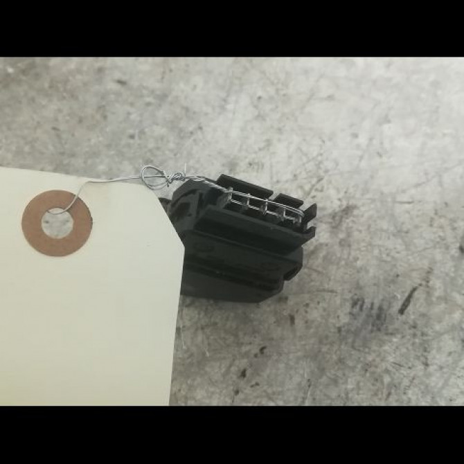 Commande leve-glace porte arrière droite occasion RENAULT MEGANE I Phase 2 03-1999->06-2003 7700429998 2