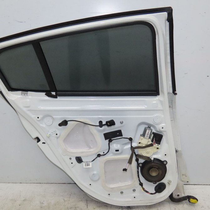 Porte arrière gauche occasion RENAULT MEGANE III Phase 3 10-2013->... 821003885R 2