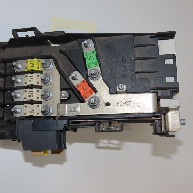 Platine fusible av occasion CITROEN C4 PICASSO I Phase 1 01-2007->10-2013 1.6 HDi 16v 110ch 9807028580 1