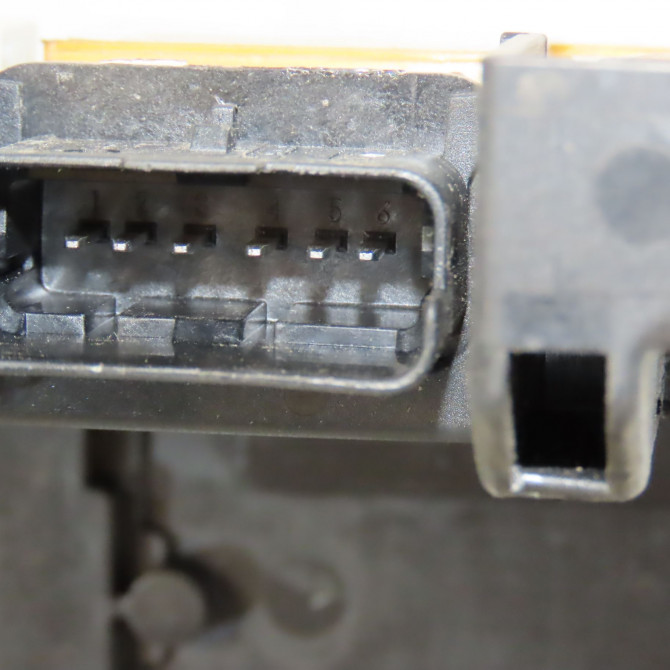 Platine fusible av occasion CITROEN C4 PICASSO I Phase 1 01-2007->10-2013 1.6 HDi 16v 110ch 9807028580 3