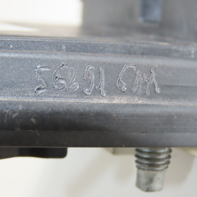 Platine fusible av occasion CITROEN C4 PICASSO I Phase 1 01-2007->10-2013 1.6 HDi 16v 110ch 9807028580 6