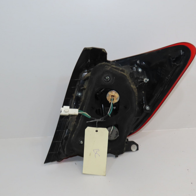 Feu arrière gauche occasion TOYOTA YARIS III Phase 2 06-2014->... 1.5 100ch 815610D600 2