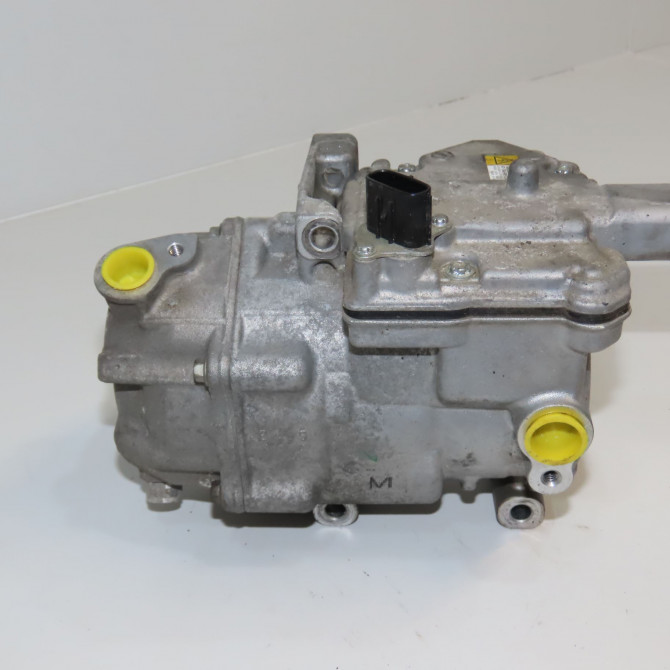 Compresseur air conditionne occasion TOYOTA YARIS III Phase 2 06-2014->... 1.5 100ch 8837052012 3