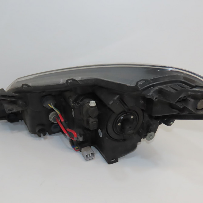 Phare droit occasion TOYOTA YARIS III Phase 2 06-2014->... 1.5 100ch 811300DA40 2