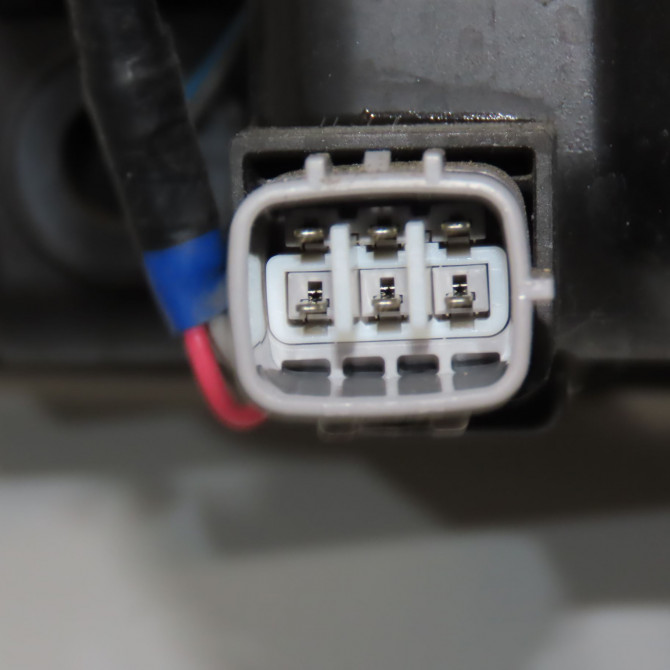 Phare droit occasion TOYOTA YARIS III Phase 2 06-2014->... 1.5 100ch 811300DA40 3