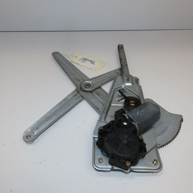 Mecanisme + moteur lève-glace avant droit occasion RENAULT TWINGO I Phase 1 04-1993->08-1998 1.2i 60ch 8200051780 2