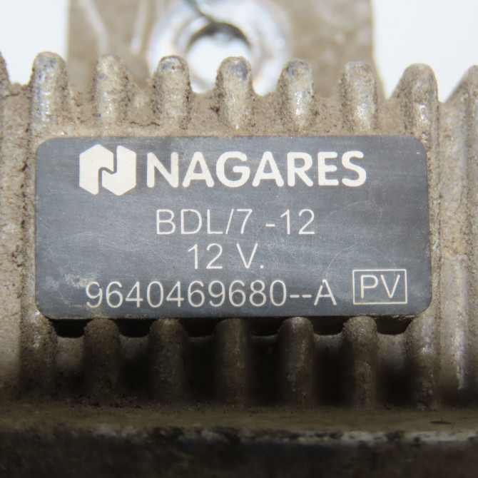 Boitier de préchauffage occasion RENAULT KANGOO II Phase 1 01-2008->03-2013 1.5 DCI 70ch 110679886R 4