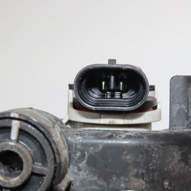 Phare antibrouillard avant droit occasion TOYOTA YARIS III Phase 2 06-2014->... 1.5 100ch 8121002110 3