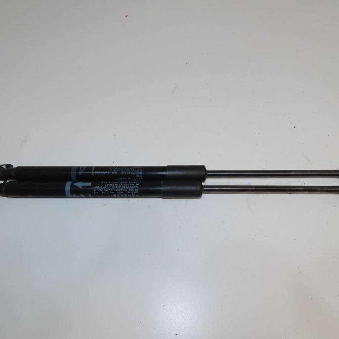 Verin droit hayon occasion TOYOTA YARIS III Phase 2 06-2014->... 1.5 100ch 689500W651 1