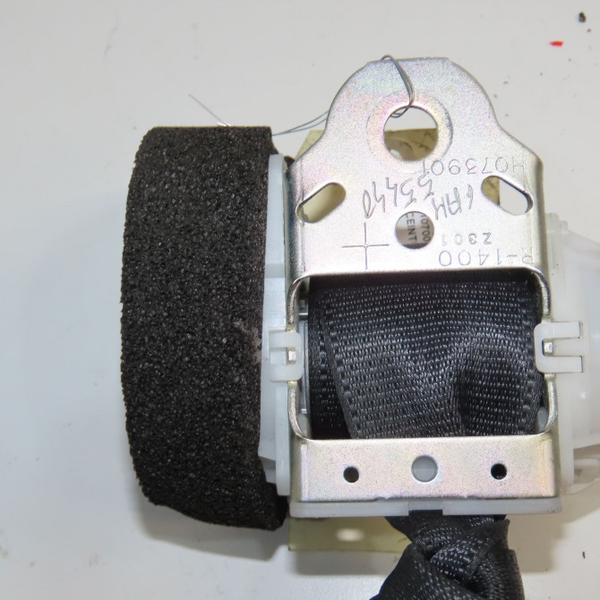 Ceinture arrière gauche occasion TOYOTA YARIS III Phase 2 06-2014->... 1.5 100ch 733700D171C2 3