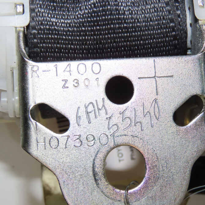 Ceinture arrière gauche occasion TOYOTA YARIS III Phase 2 06-2014->... 1.5 100ch 733700D171C2 4