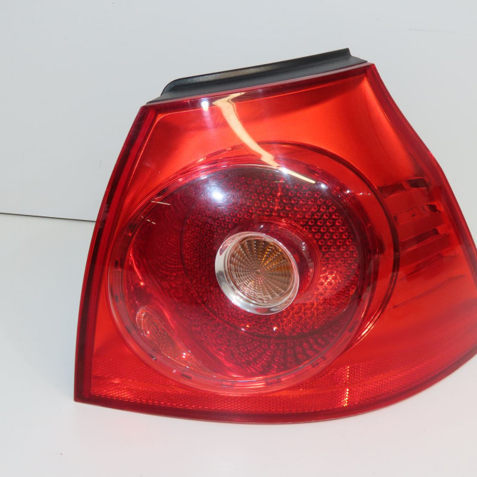Feu arrière droit occasion VOLKSWAGEN GOLF V Phase 1 11-2003->10-2008 1.9 TDI 105ch 1K6945096T 1