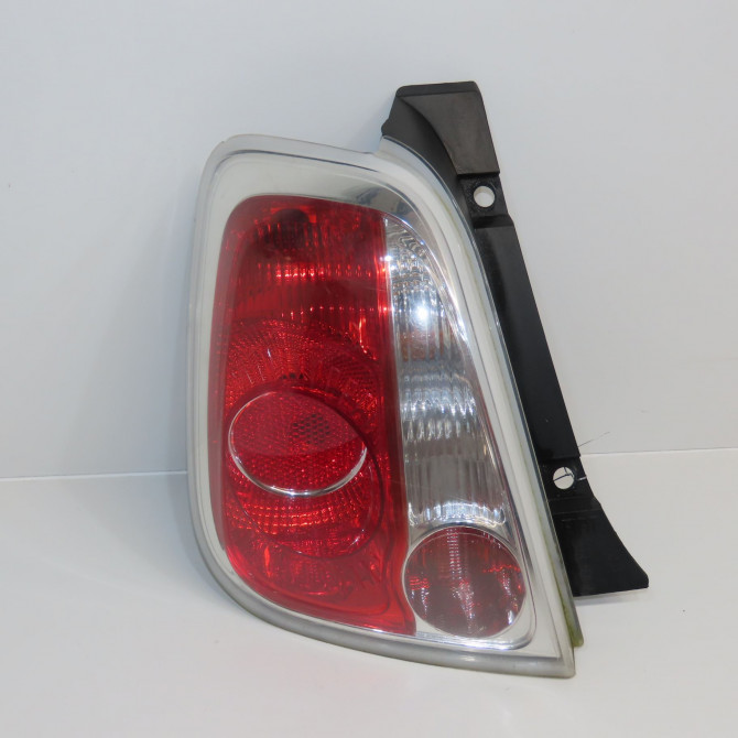 Feu arrière gauche occasion FIAT 500 II 500 II Phase 1 2007-07-01->2016-03-31 1.2i 69ch 51885548 1