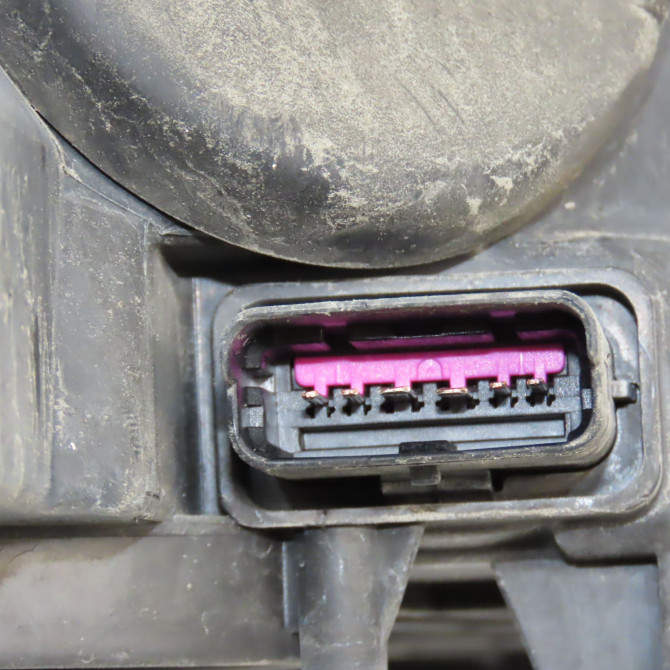 Phare gauche occasion RENAULT MEGANE III Phase 1 11-2008->01-2012 1.9 DCI 130ch 260609764R 3