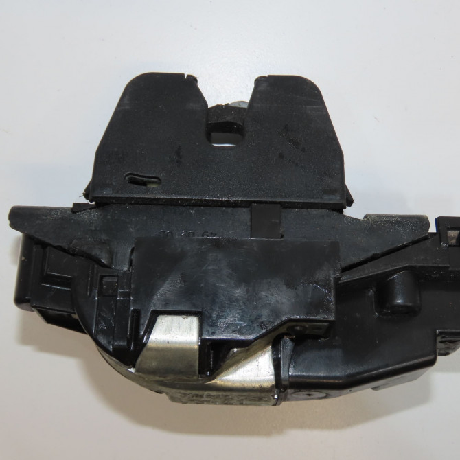 Serrure hayon occasion PEUGEOT 207 Phase 1 04-2006->06-2013 1.4i 75ch 8719G5 1
