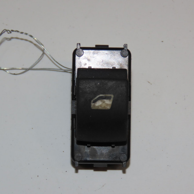 Commande leve-glace porte arrière droite occasion CITROEN C3 PICASSO Phase 1 02-2009->08-2012 1.6 HDi 16v 110ch 6490Q1 1