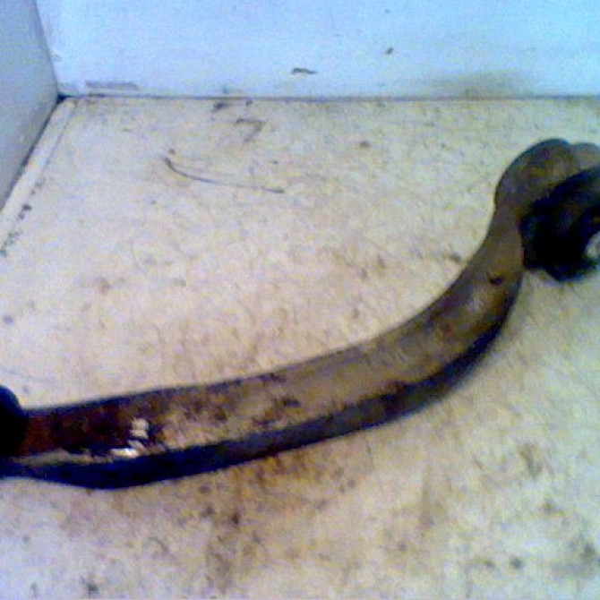 Triangle inf avd occasion VOLKSWAGEN PASSAT IV Phase 1 10-1996->10-2000 8D0407151E 1