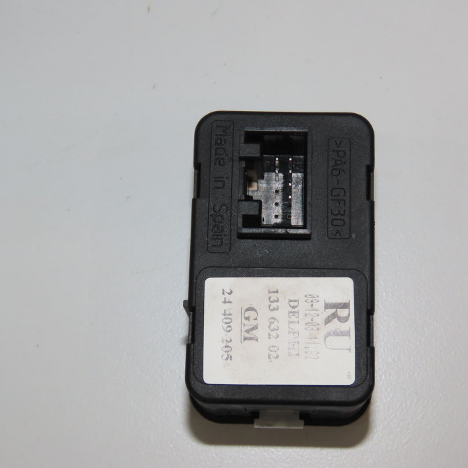 Commande lève-glace porte avant gauche occasion OPEL MERIVA I Phase 1 04-2003->12-2005 1.7 CDTI 24411031 2