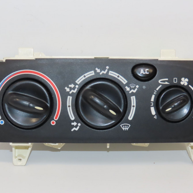 Commande de chauffage occasion RENAULT SCENIC I Phase 2 08-1999->06-2003 1.6i 107ch 7701048378 1
