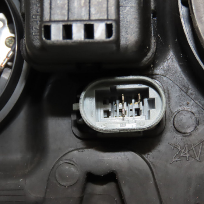 Phare droit occasion RENAULT SCENIC I Phase 2 08-1999->06-2003 1.9 DCI 100ch 260102746R 4