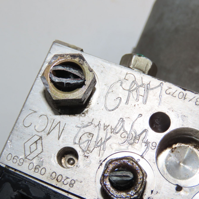 Unité hydraulique ABS occasion RENAULT SCENIC I Phase 2 08-1999->06-2003 1.9 DCI 100ch 7701050006 7