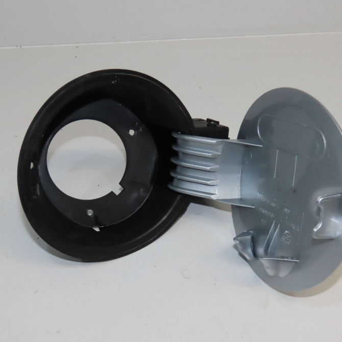 Volet de trappe carburant occasion CITROEN XSARA PICASSO Phase 1 12-1999->02-2004 2.0 HDi 90ch 151780 2