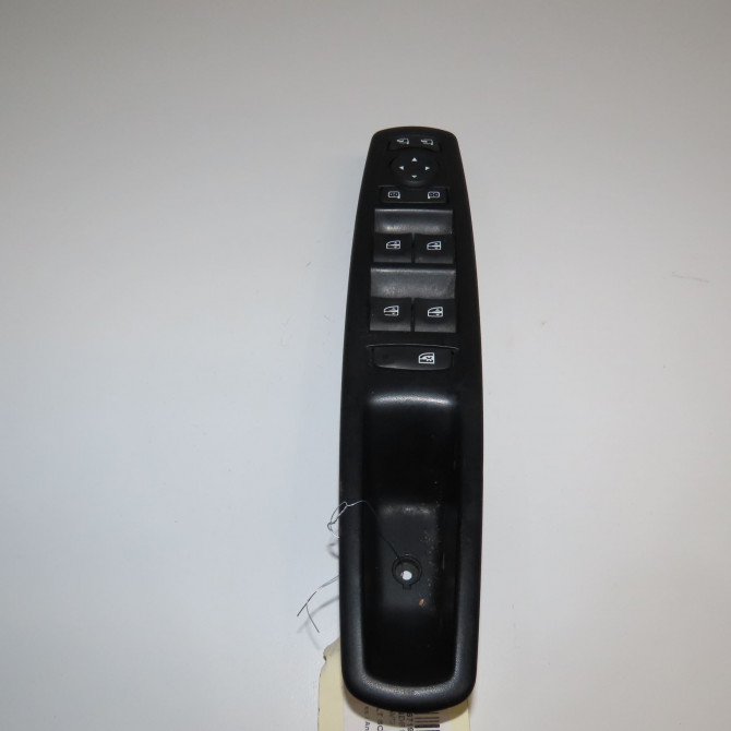 Commande lève-glace porte avant gauche occasion RENAULT SCENIC III Phase 1 04-2009->11-2011 1.9 DCI 130ch 809610017R 1