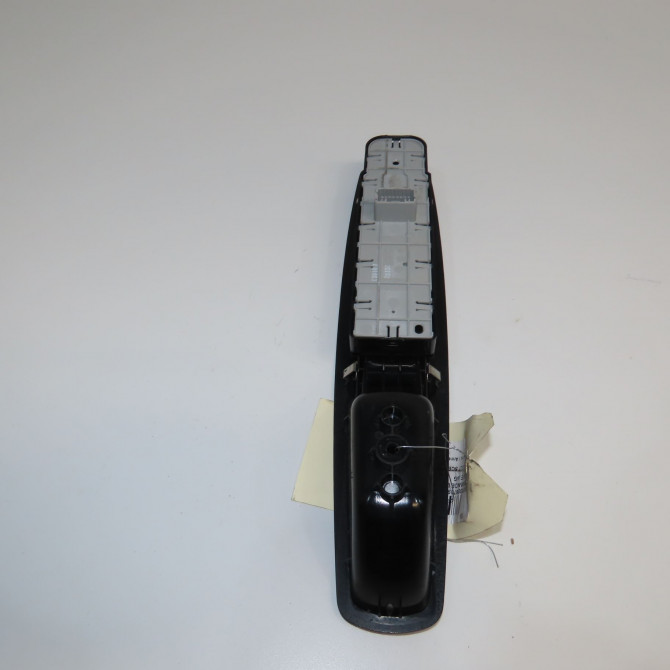 Commande lève-glace porte avant gauche occasion RENAULT SCENIC III Phase 1 04-2009->11-2011 1.9 DCI 130ch 809610017R 2
