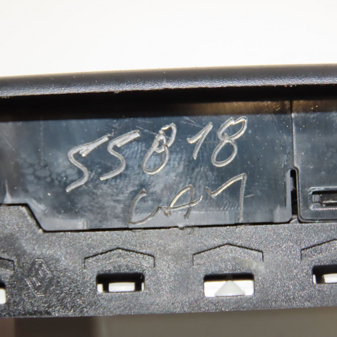 Commande lève-glace porte avant gauche occasion RENAULT SCENIC III Phase 1 04-2009->11-2011 1.9 DCI 130ch 809610017R 4