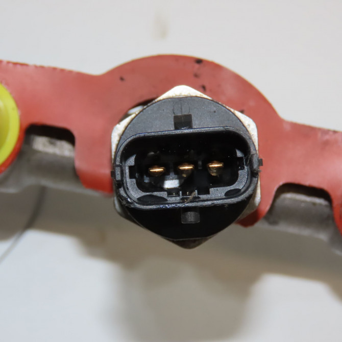 Rampe injection occasion RENAULT SCENIC III Phase 1 04-2009->11-2011 1.9 DCI 130ch 175212059R 3