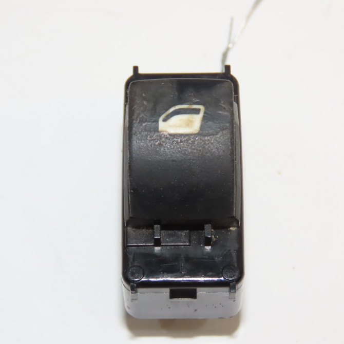 Commande lève-glace porte avant gauche occasion CITROEN BERLINGO II Phase 1 05-2008->01-2012 1.6 HDI 16v 75ch 6490E2 1