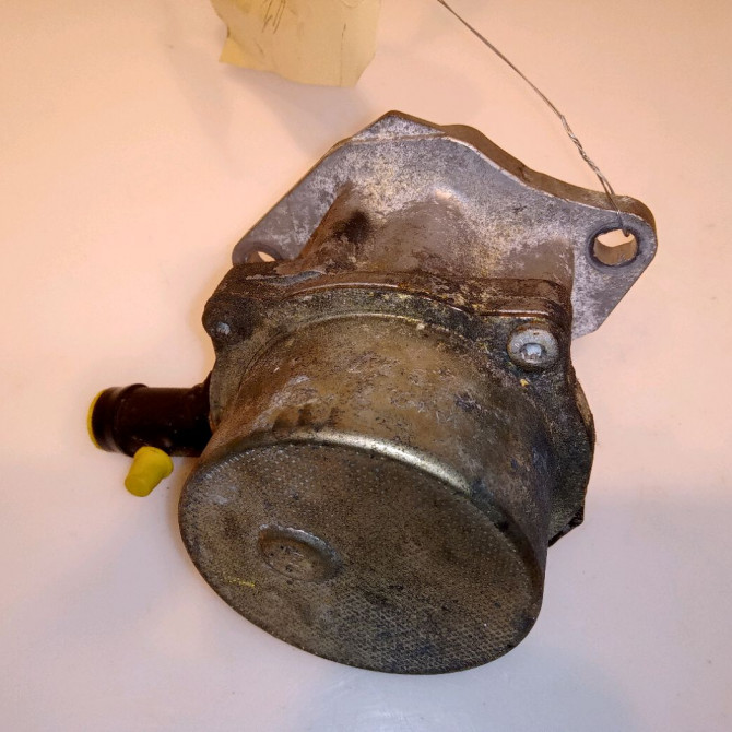 Pompe a vide occasion RENAULT CAPTUR Phase 1 02-2013->... 1.5 DCI 90ch 146505272R 3