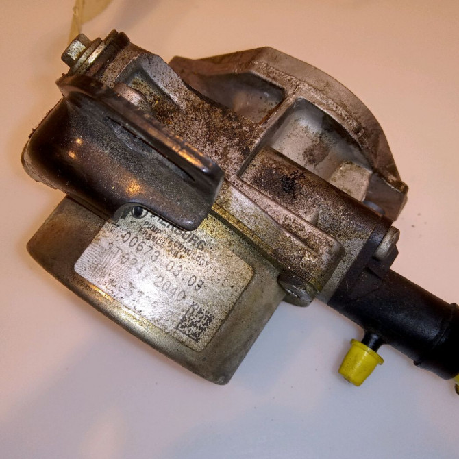 Pompe a vide occasion RENAULT MEGANE III Phase 2 01-2012->06-2014 1.5 DCI 110ch 146505272R 3