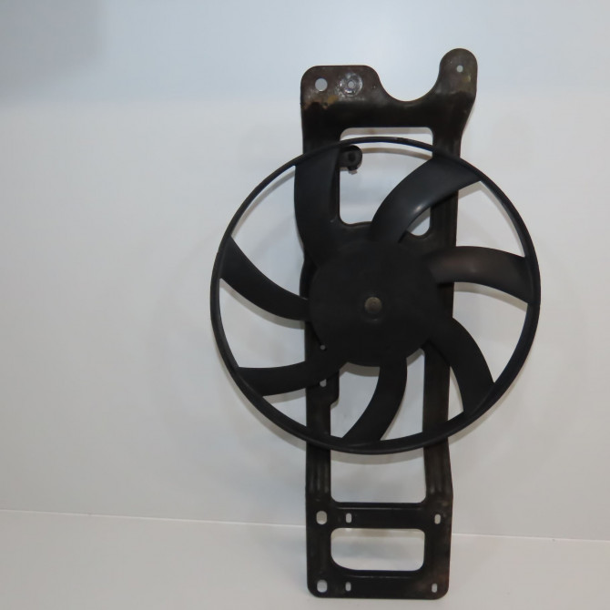 Ventilateur de refroidissement occasion RENAULT CLIO II Phase 2 06-2001->07-2006 1.2 7701050677 1