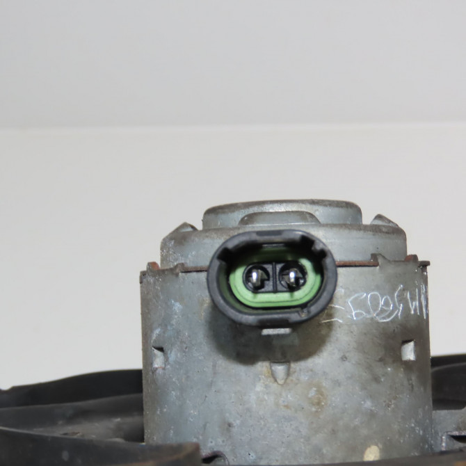 Ventilateur de refroidissement occasion RENAULT CLIO II Phase 2 06-2001->07-2006 1.2 7701050677 3