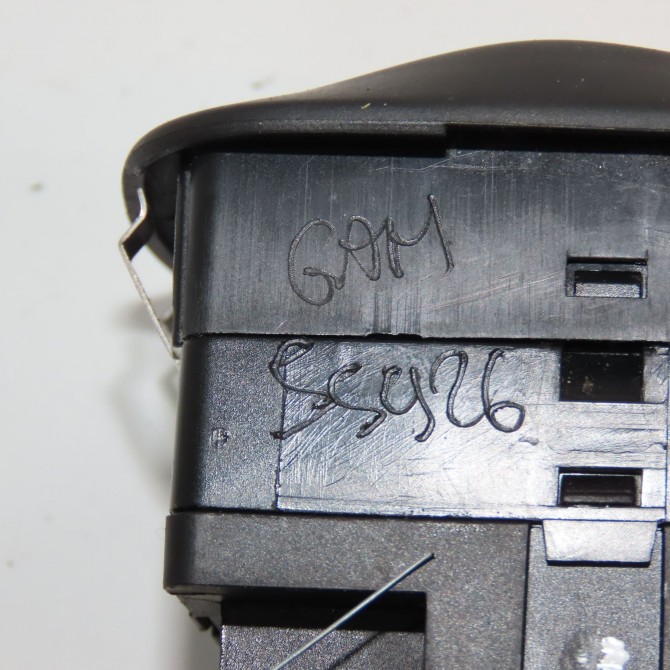 Commande lève-glace porte avant droite occasion PEUGEOT 206 Phase 1 09-1998->03-2009 1.4i 9331FP 7