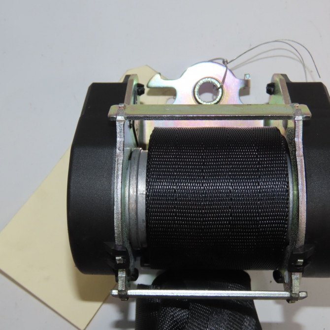 Ceinture arrière gauche occasion PEUGEOT 207 Phase 1 04-2006->06-2013 1.4i 16v 90ch 8975XR 2