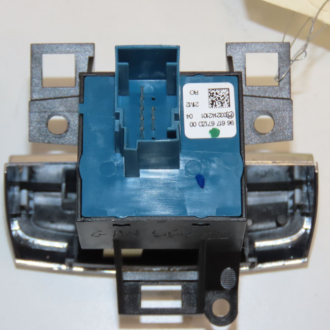 Interrupteur commande de frein a main occasion CITROEN C5 II Phase 1 04-1995->04-1999 2.0 HDI 140ch 470705 2