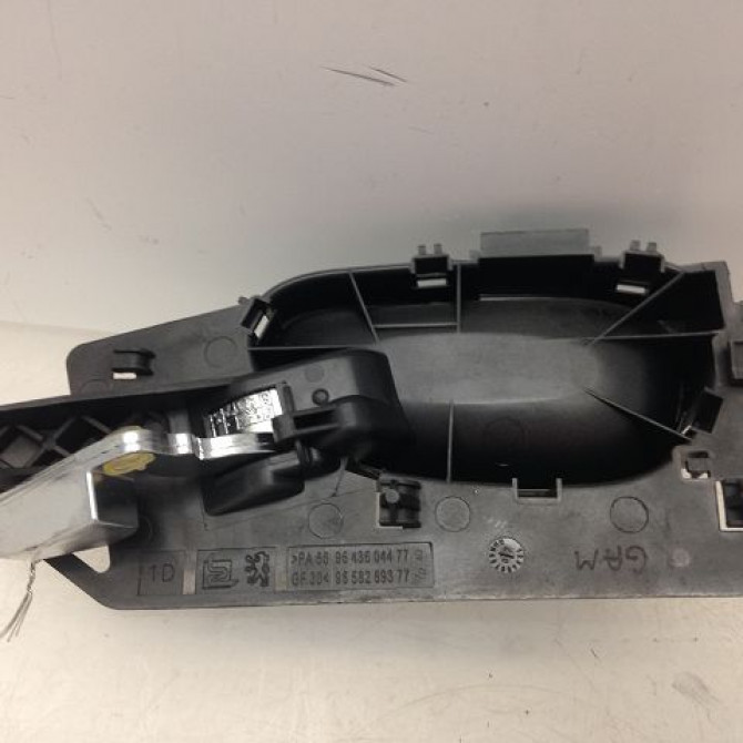 Poignee int porte ard occasion PEUGEOT 307 Phase 2 06-2005->03-2008 2.0 HDI 16v 136ch 9143F5 2
