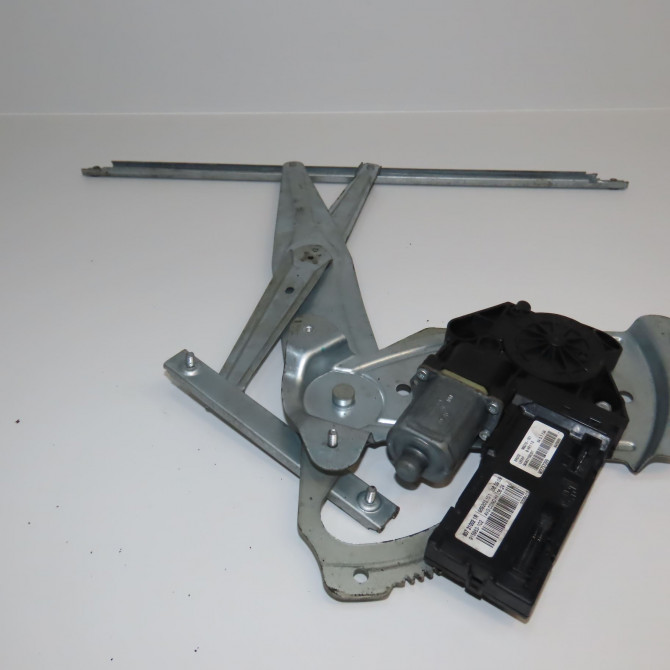 Mecanisme+moteur leve-glace avg occasion RENAULT SCENIC III Phase 1 04-2009->11-2011 1.9 DCI 130ch 807212569R 2