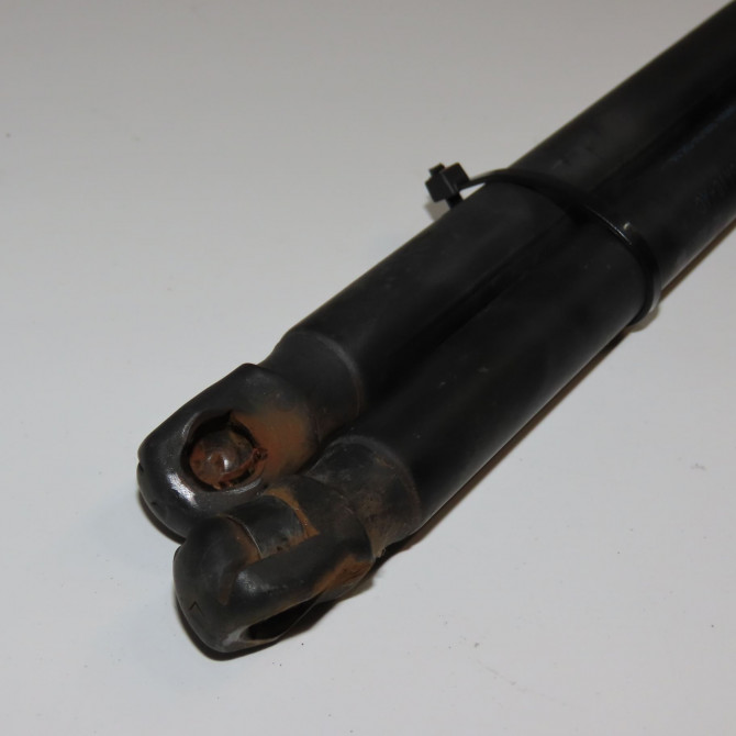 Verin droit hayon occasion MAZDA MAZDA 2 I Phase 1 03-2003->09-2007 1.25 DD1062620A 3