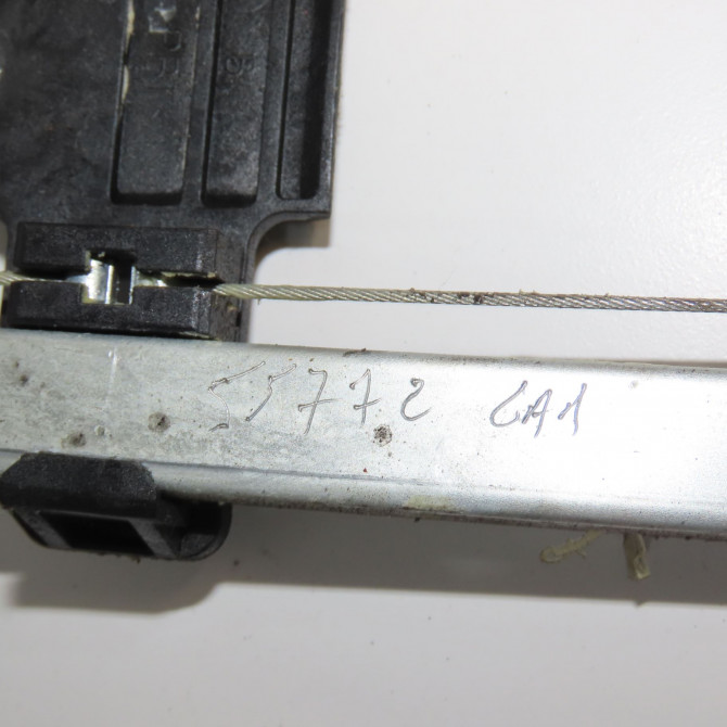 Mecanisme leve-glace arrière gauche occasion MAZDA MAZDA 2 I Phase 1 03-2003->09-2007 1.25 DD1473560F 3