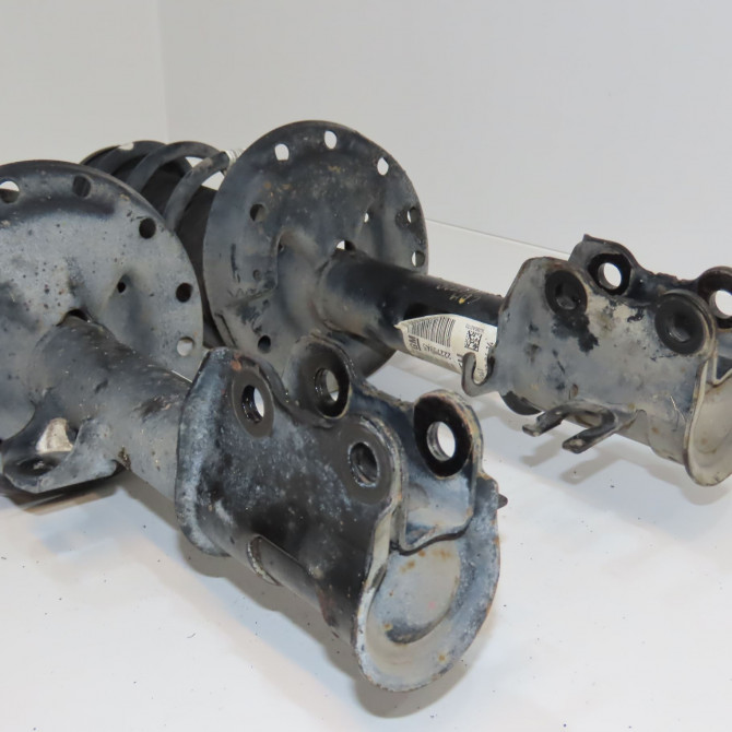 Amortisseur avant droit occasion OPEL CORSA V 95514415 2