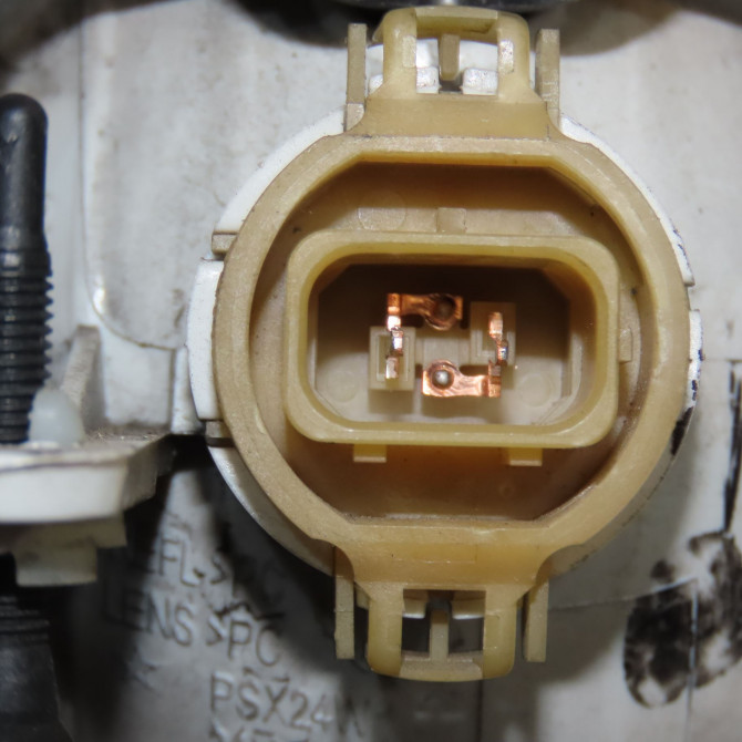 Phare antibrouillard avant gauche occasion CITROEN C3 PICASSO 9685425280 3